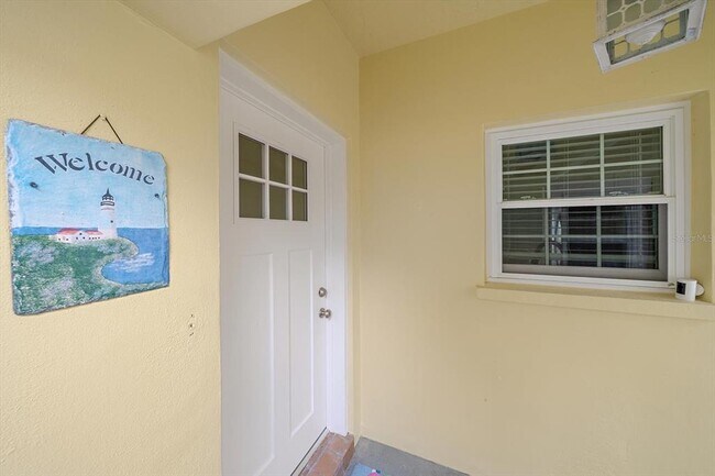Foto del edificio - 5865 Tidewood Ave