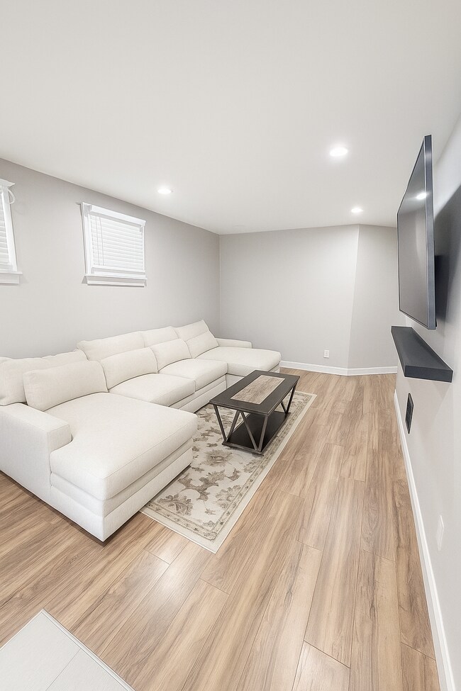 Foto del edificio - 5717 Lansdowne Ave