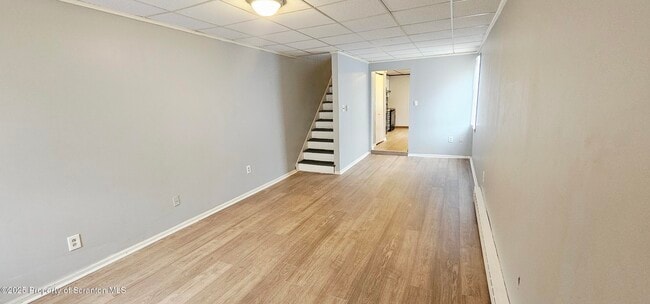 Building Photo - 212 Pine St