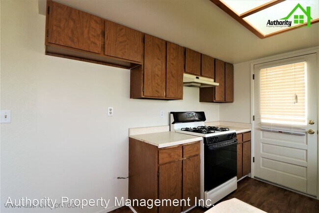 Building Photo - 3 br, 2 bath House - 862 Springer