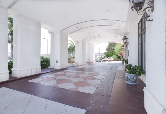 Building Photo - 345 Bayshore Blvd