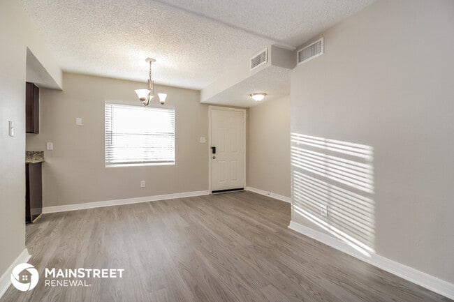Building Photo - 5407 Chenault Ave