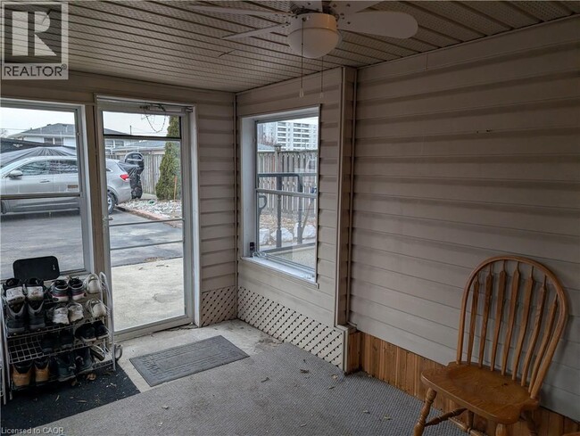 Photo du bâtiment - 101 Centennial Pkwy S