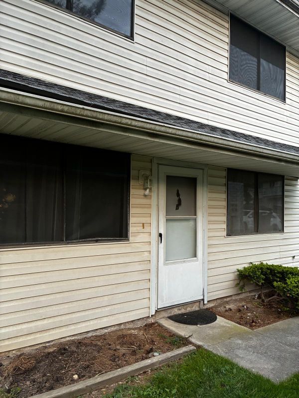 Building Photo - 1703 Fountain Rock Way