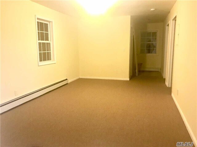 Foto del edificio - 129-48 Hook Creek Blvd
