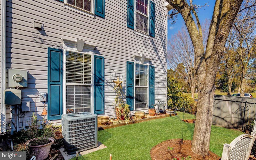 Primary Photo - 9301 Gooseberry Dr