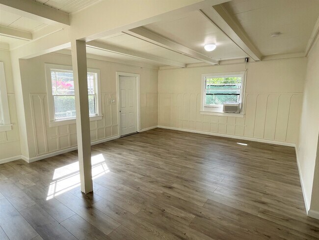 Living room - 3704 Westwood Blvd