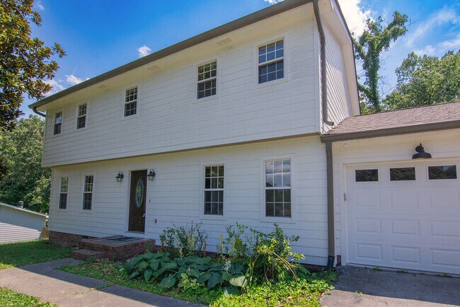 Building Photo - 9356 Charbar Cir