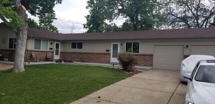 Building Photo - 3654 W 90th Pl