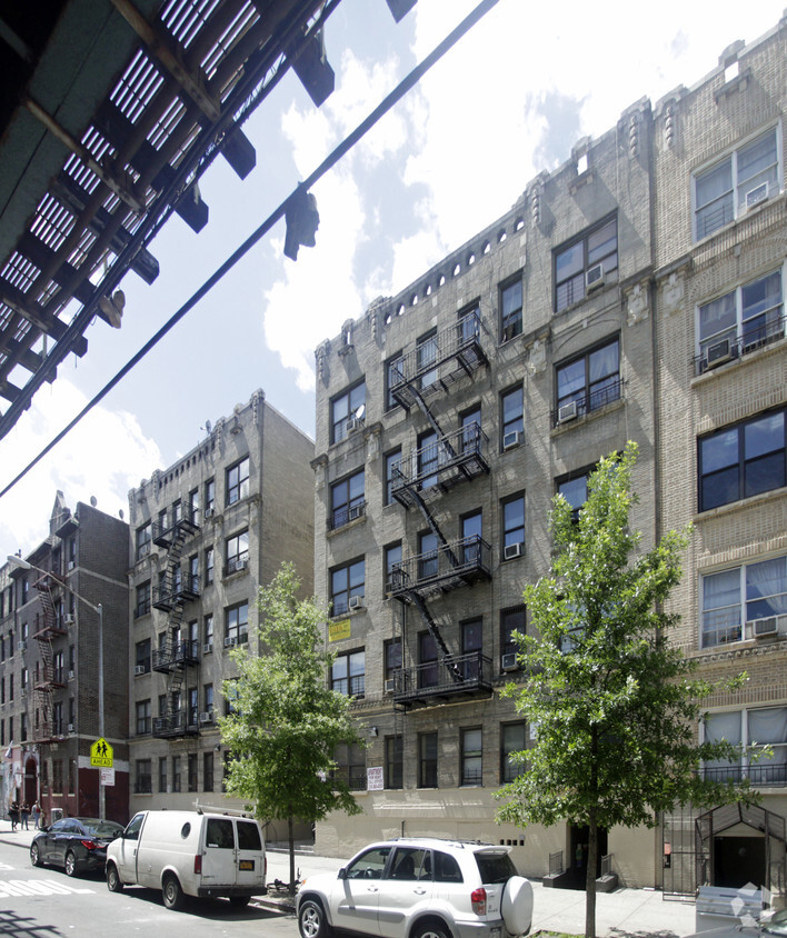 Foto principal - 176-182 Nagle Ave