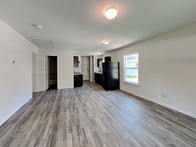 Foto del edificio - Move In Ready Home