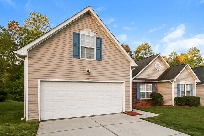 Foto del edificio - 6825 Goldenwillow Dr