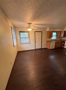 Foto del edificio - 1461 Valley View Dr