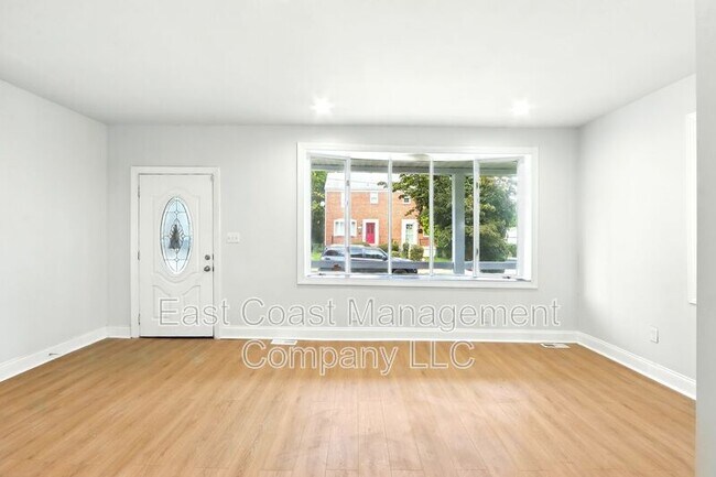 Building Photo - 3103 Rosekemp Ave