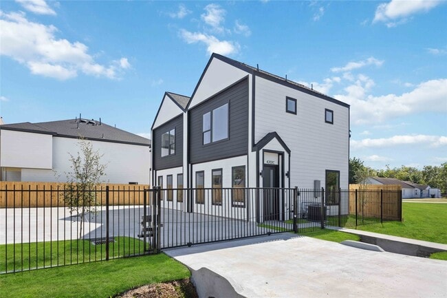 Foto del edificio - 4202 Kewanee St