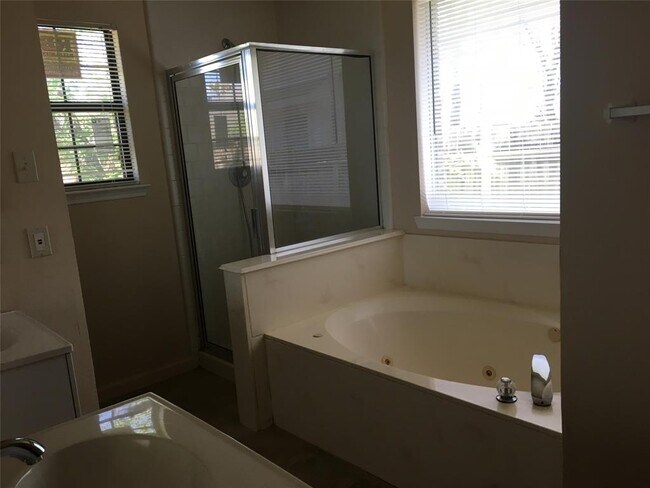 Foto del edificio - 8719 Venture Ln