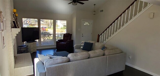 Foto del edificio - 3106 Silver Falls Dr