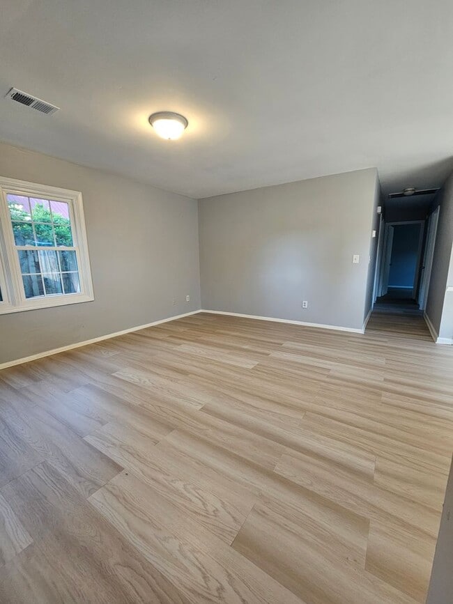 Foto del edificio - 3BR Home Near Downtown Wilmington – Recently Updated, Pet Friendly