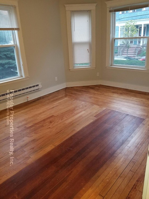 Primary Photo - 67 Bellingham St
