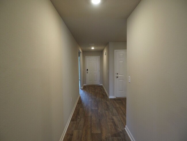 Foto del edificio - 4 bedroom home in Foley