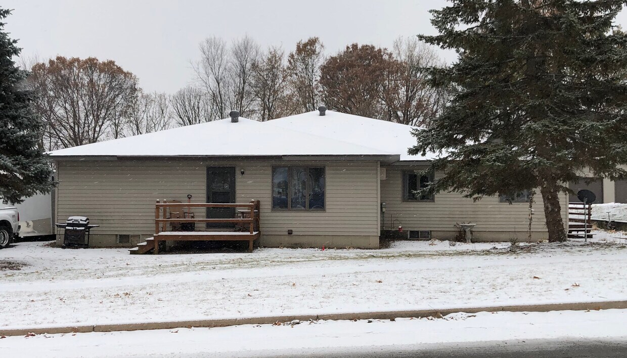 Primary Photo - 1615 Devney Dr
