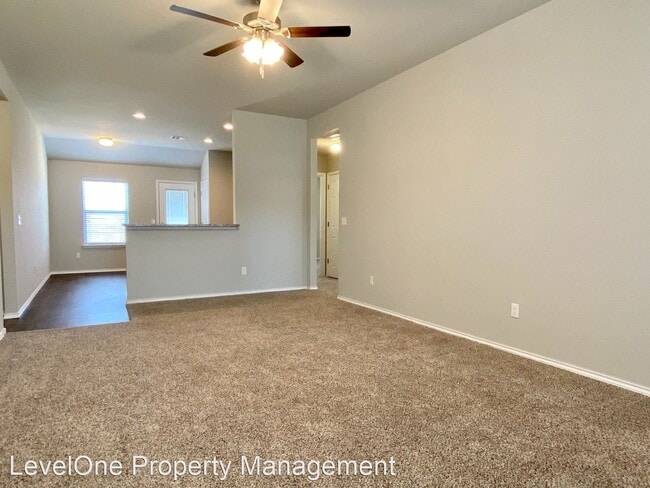 Building Photo - 4 br, 2 bath House - 3525 SE 95th St