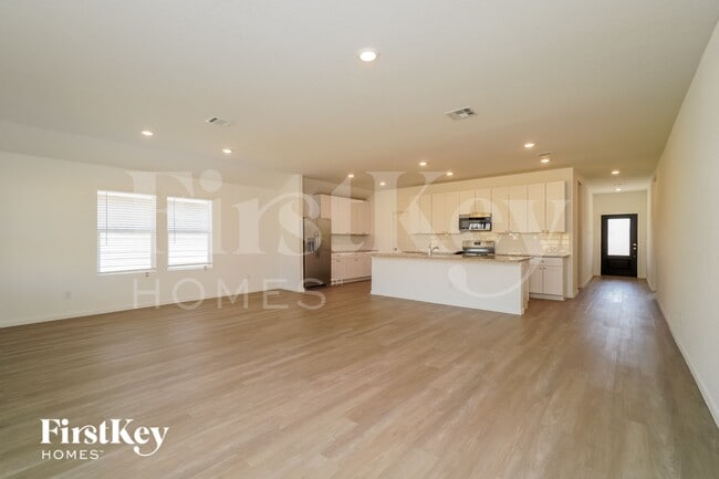 Building Photo - 10639 Erinita Way