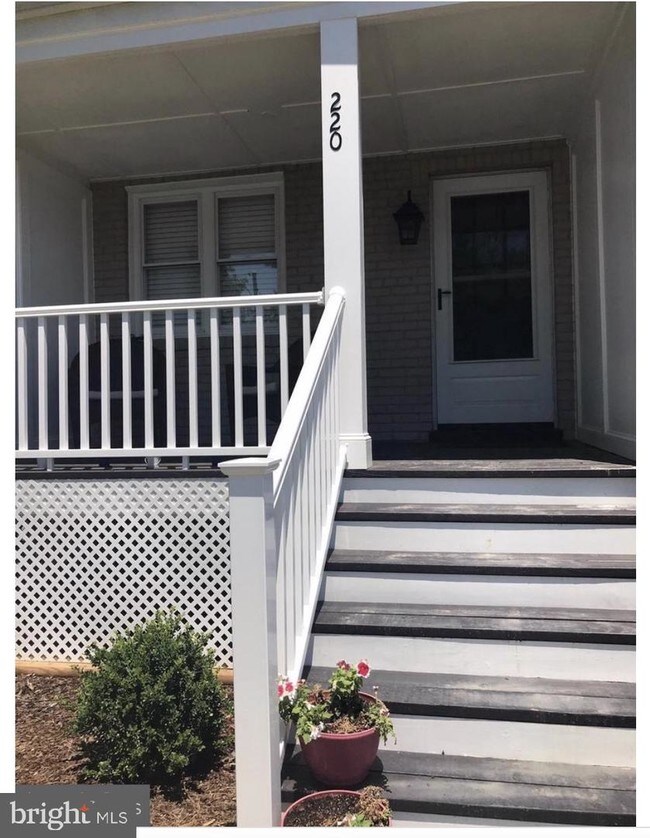 Building Photo - 220 Wesmond Dr