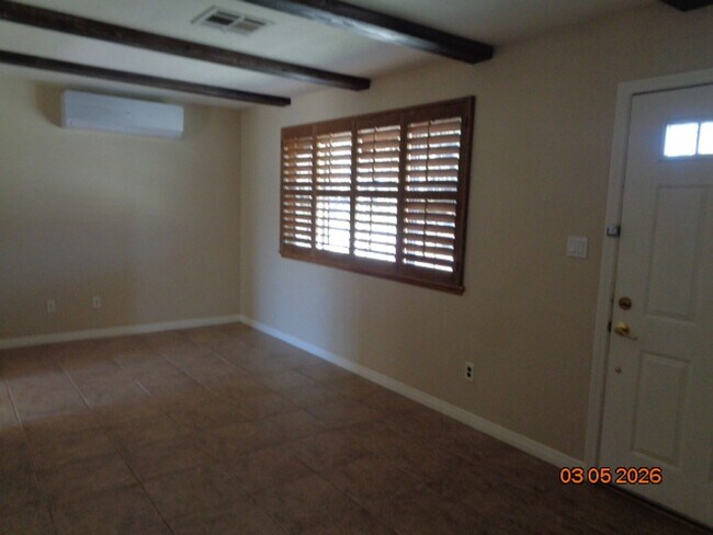 Building Photo - Adorable 2 Bedroom 1 Bath in the heart of Quartz Hill