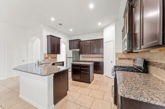 Building Photo - 5610 Glenfield Spring Ln
