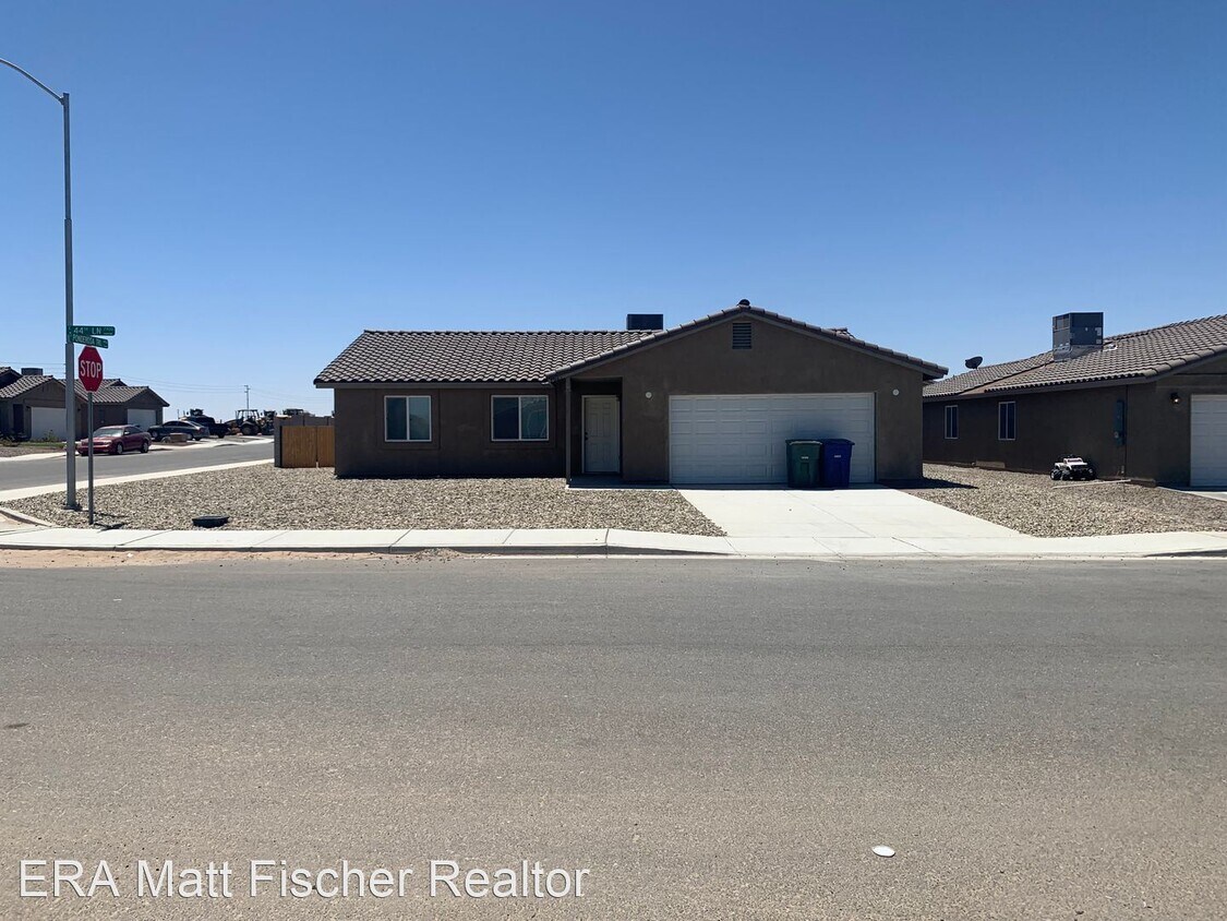 Primary Photo - 4 br, 2 bath House - 7961 E 44th Ln