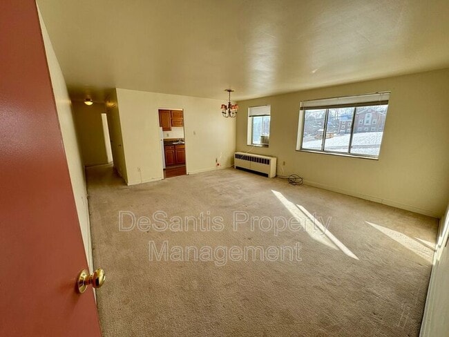 Building Photo - 816 Perry Hwy