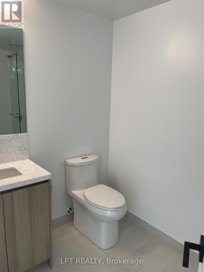 Building Photo - 319 Jarvis St