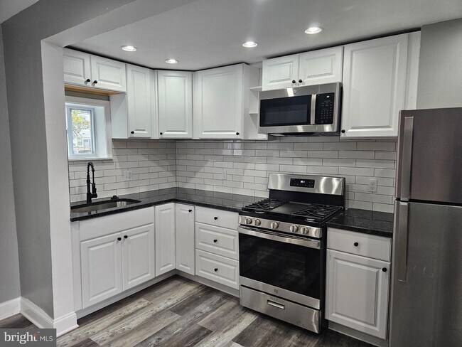 Foto del edificio - 3940 Oakford Ave