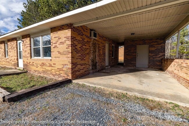 Building Photo - 117 Brentwood Dr