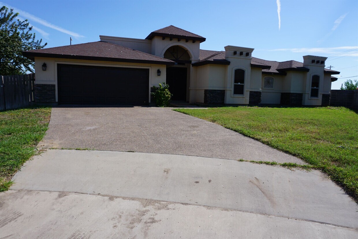 3101 Iris St, Laredo, TX 78045 House Rental in Laredo, TX