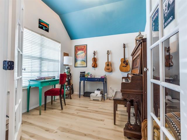 Building Photo - 508 Hackberry Dr