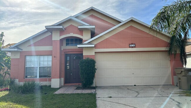 Building Photo - Large 3 Bedroom 2 Bath Pool Home is Clermo...