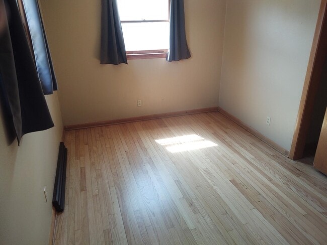 Building Photo - 881 Columbus St