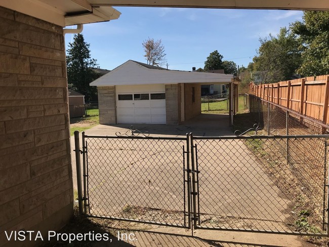 Building Photo - 3400 Kelland Way