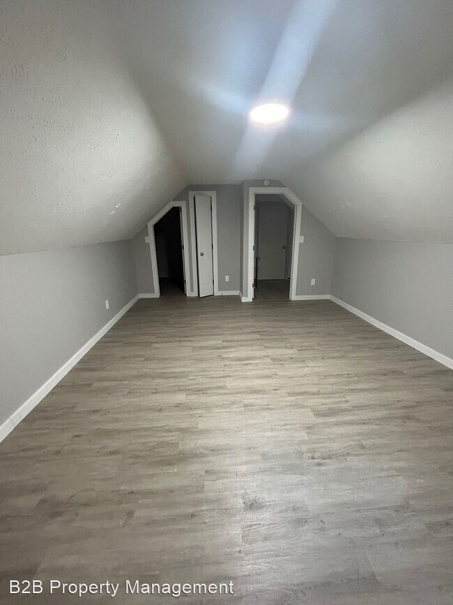 Foto del edificio - 3 br, 1 bath House - 6400 Fullerton Ave.