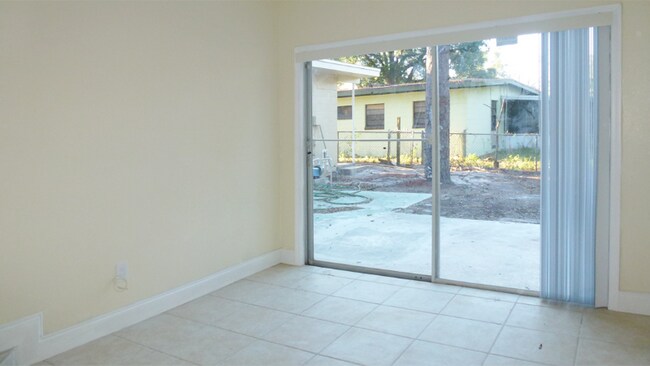 Building Photo - 1313 Roger Babson Rd