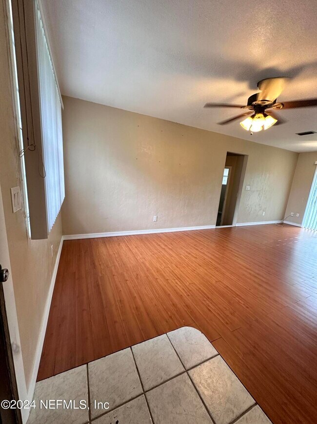 Foto del edificio - 555 Nightingale St