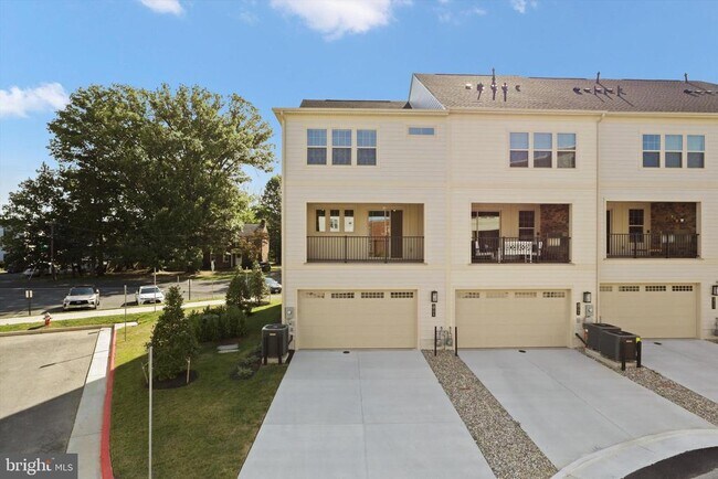Foto del edificio - 3704 McLean Ave