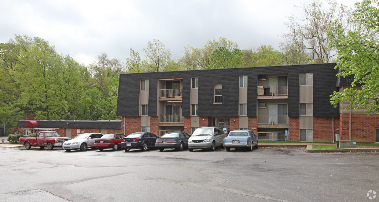 Building Photo - Savannah Garden Apartments