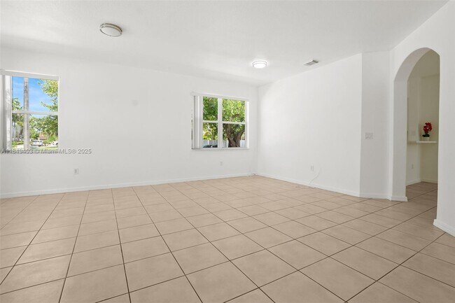 Foto del edificio - 10902 SW 242nd St