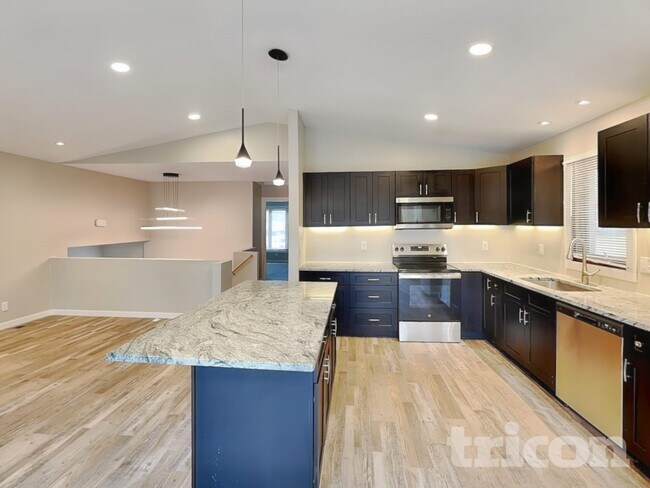 Foto del edificio - 14150 Rolling Oaks Cir NE