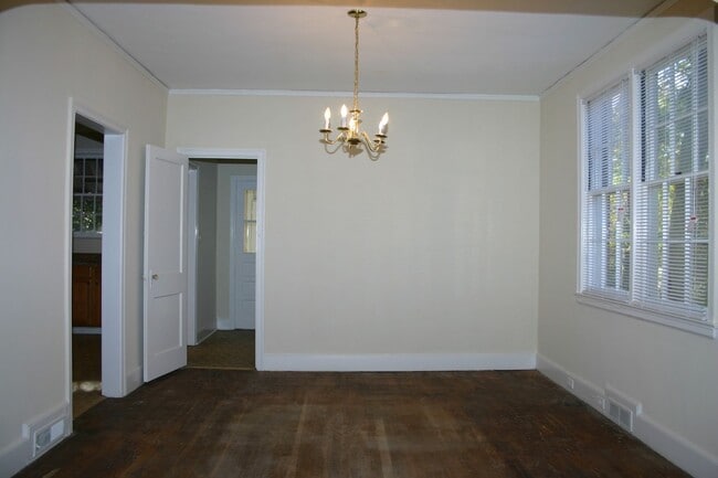 Building Photo - 311 Harden St