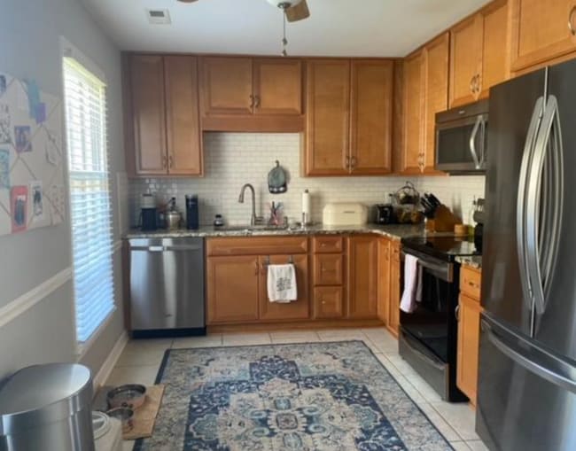 Kitchen - 3144 Morningside Dr