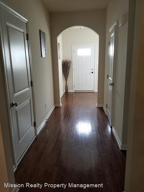 Building Photo - 3 br, 3.5 bath House - 533 Creekwillow Drive